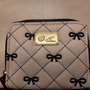 BETSEY JOHNSON WALLET
